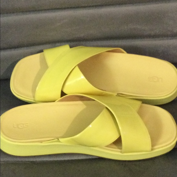 UGG Emily Platform Slide Sandal - Picture 1 of 6